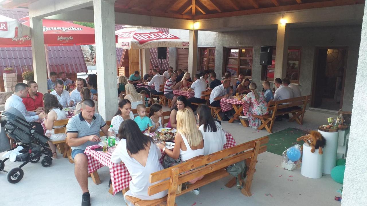Hotel Rural Tourism/Ruralni Turizam Kisin à Trebinje Extérieur photo